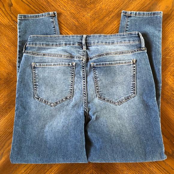 Old Navy Super Skinny Jeans - Picture 4 of 7